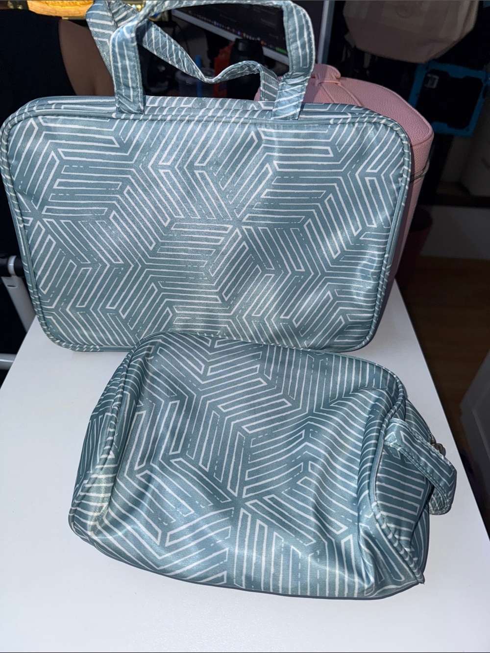 Blue  Geometric Cosmetic Travel Bag Set